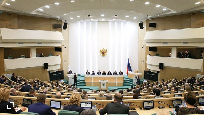 В “ЛНР” та “ДНР” звільнили своїх “чиновників”, щоб зробити їх “сенаторами” РФ