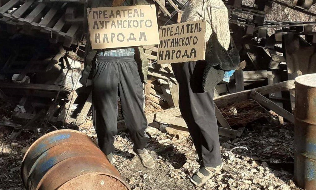 У мережі з’явилося фото з повішаними людьми в Луганській області. Стверджується, що їх стратили за допомогу ЗСУ