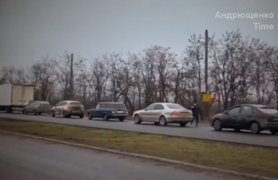 Тікають не від війни, а від холоду: окуповані території Донеччини масово залишають люди, їдуть у бік Росії