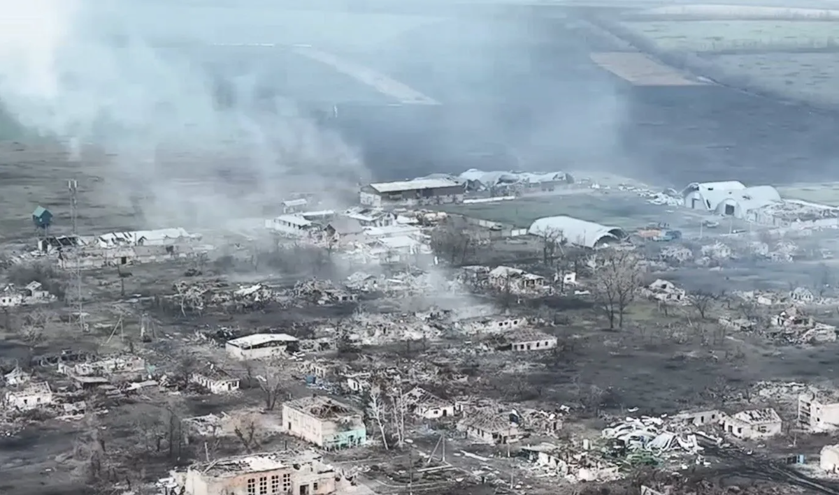 Ось такий він, “руській мір”: окупанти зрівняли з землею село, де до війни мешкало 700 осіб