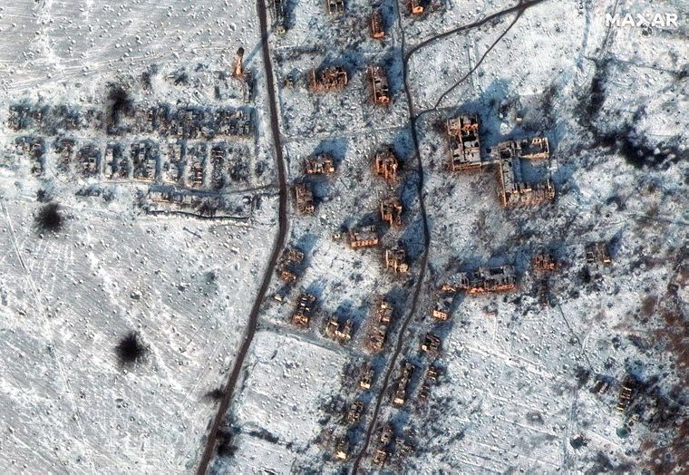 Maxar на супутникових знімках порівняв, як виглядають зруйновані Соледар і Бахмут