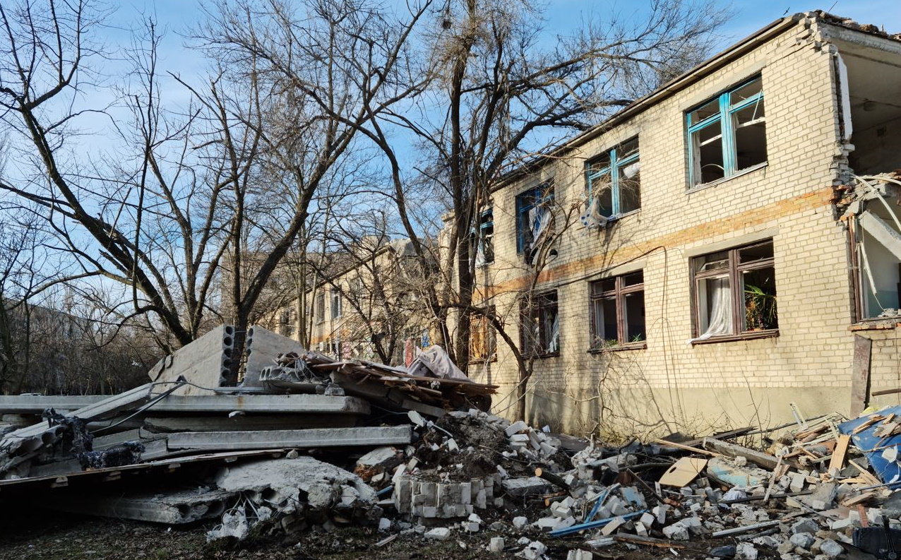 Ще одне розташування окупантів злетіло у повітря. В Токмаку зруйнували корпус тубдиспансеру