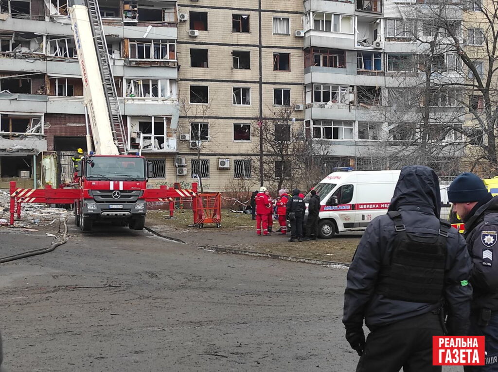 Ракетна атака на Дніпро. Що відбувається на місці злочину РФ на другий день. Репортаж з місця подій