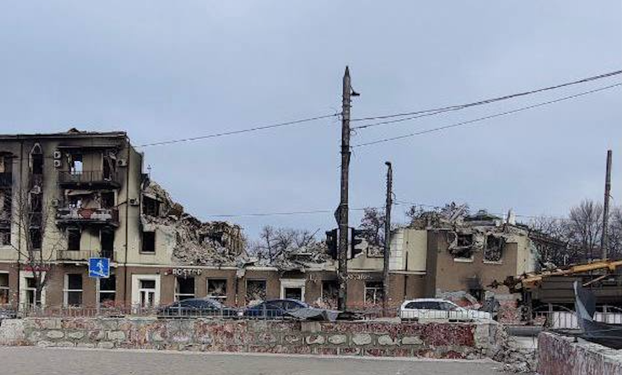 Реставрація по-російськи. У Маріуполі знесли Будинок із годинником — історичну пам’ятку міста
