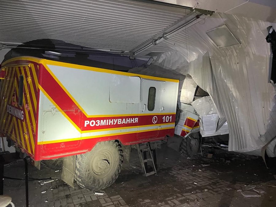 Один рятувальник загинув, є поранені. Окупанти завдали ракетний удар по пожежній частині в Донецькій області
