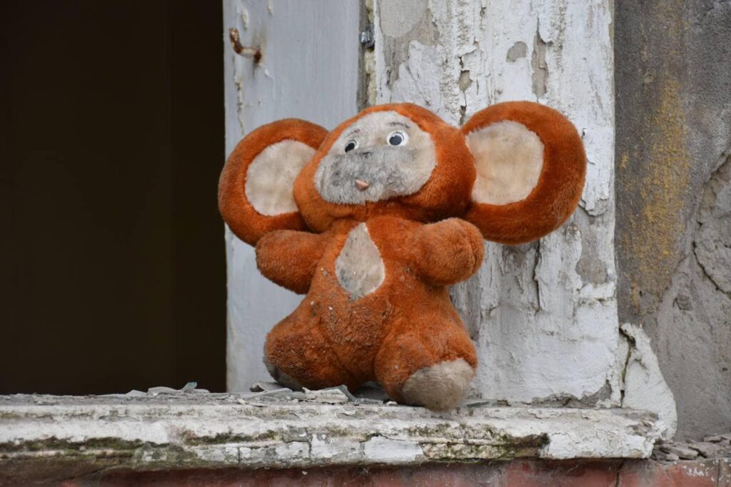 Під завалами будинку в Краматорську досі не можуть знайти жінку