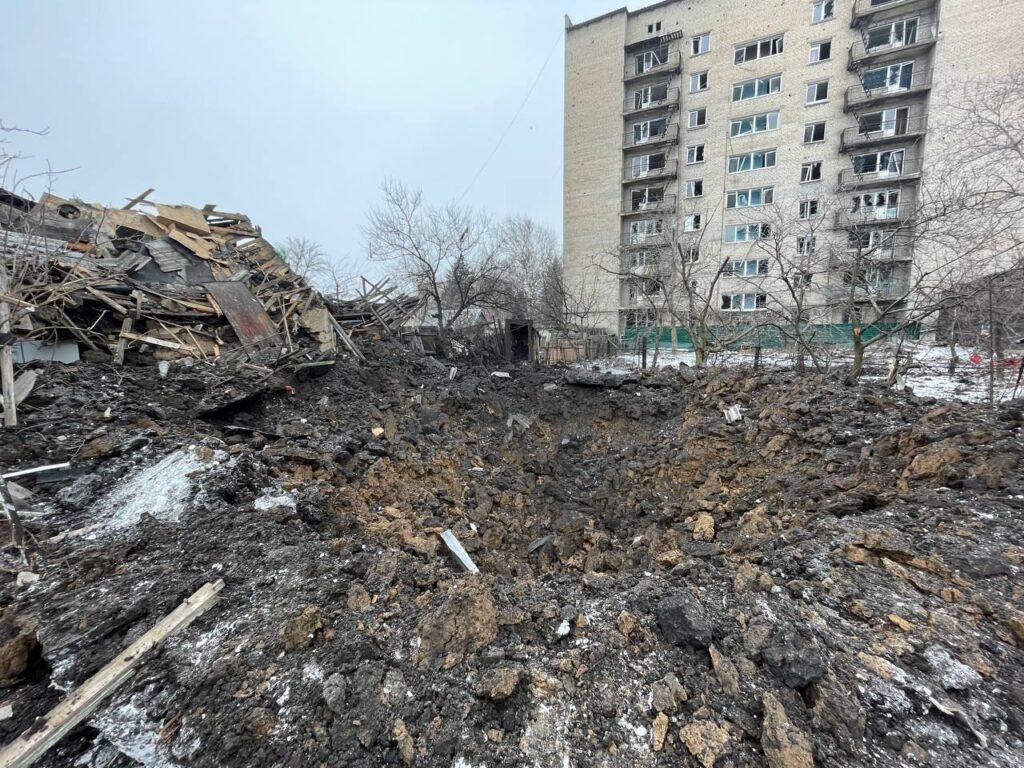 Російські війська вночі зруйнували корпус ДонНТУ в Покровську