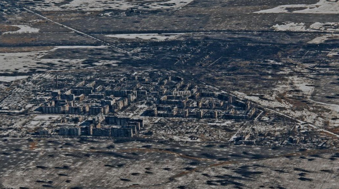 Вивозили під кулями окупантів. З Вугледара поліцейські евакуювали останню дитину