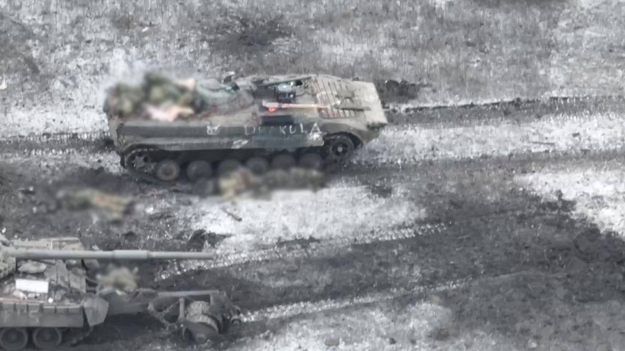 Журналісти показали знищену техніку ворога під Вугледаром