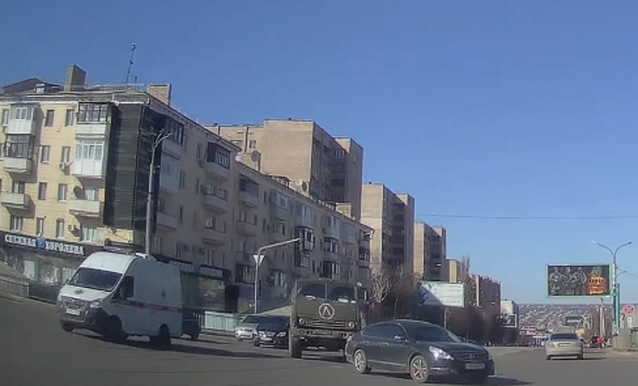 Луганчани показали, яка російська військова техніка їздить містом