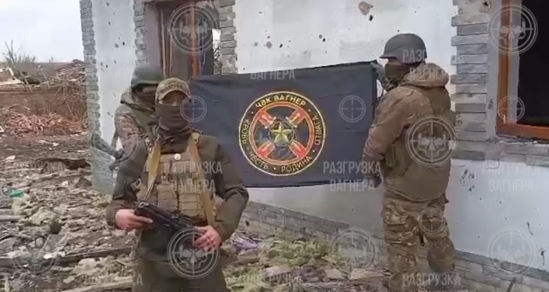Пригожинські найманці показали відео, зняте в селі Залізнянське під Бахмутом. У Генштабі кажуть, що атаку відбили
