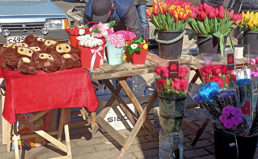 Ціни на квіти в Луганську. Які розцінки виставили продавці в окупованому місті