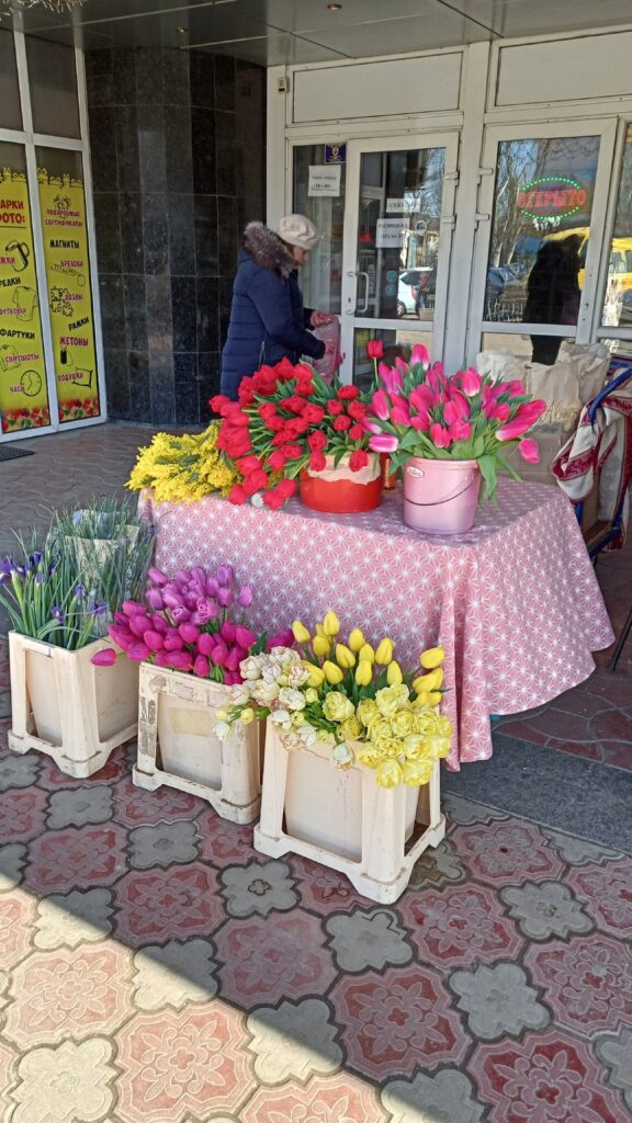 Ціни на квіти в Луганську. Які розцінки виставили продавці в окупованому місті