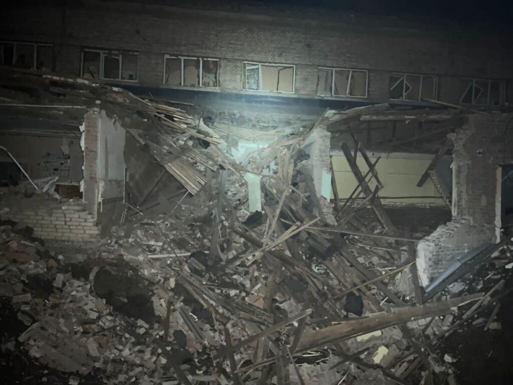 Місцева влада показала наслідки удару по школі в Краматорську