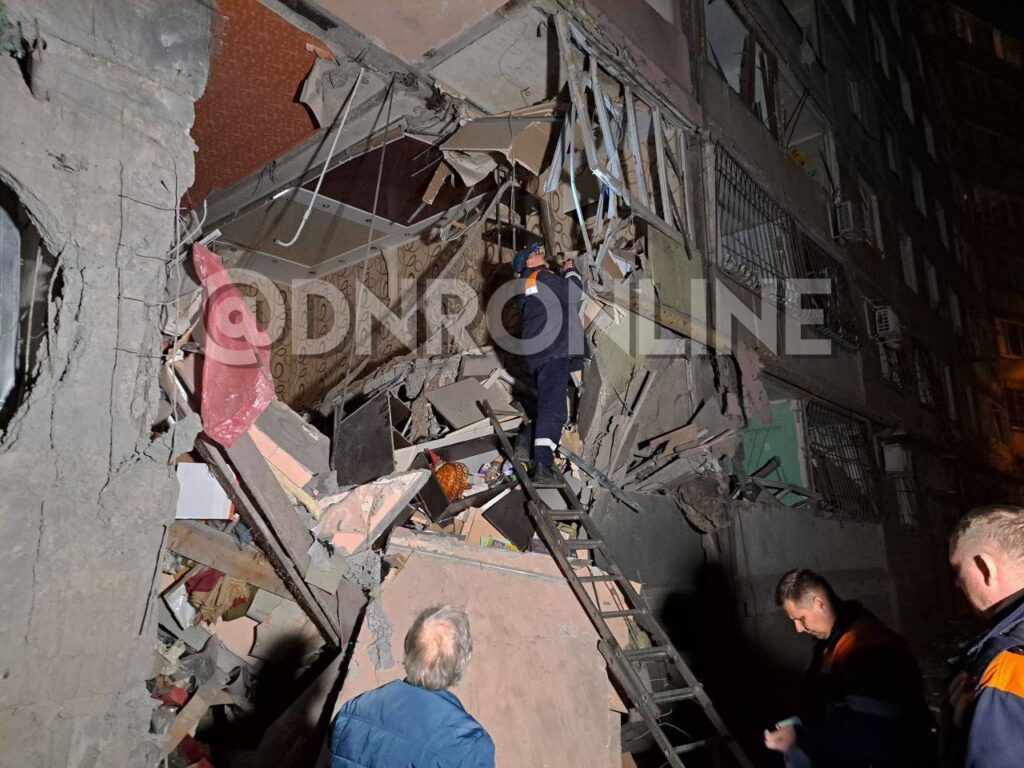 В Донецьку загинули люди внаслідок обстрілу
