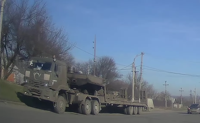 Луганчани показали, яка російська військова техніка їздить містом