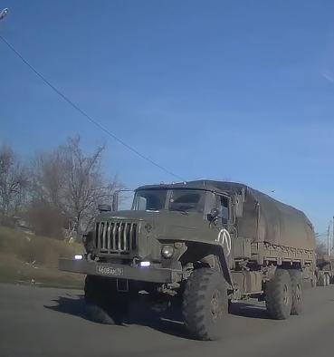 Луганчани показали, яка російська військова техніка їздить містом