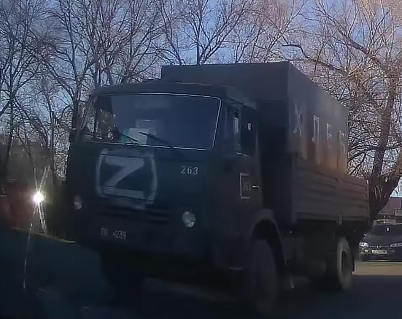 Луганчани показали, яка російська військова техніка їздить містом