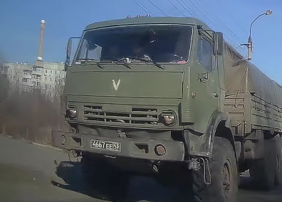 Луганчани показали, яка російська військова техніка їздить містом