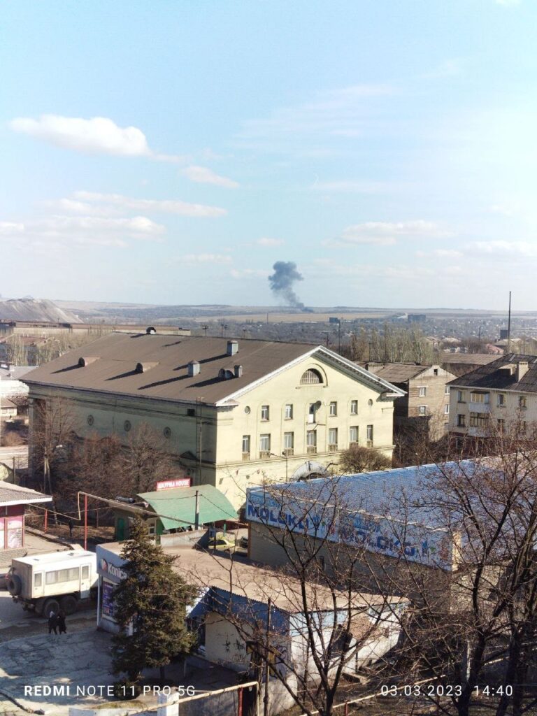 Горів і димився в небі. Над окупованим Єнакієвим збили військовий літак