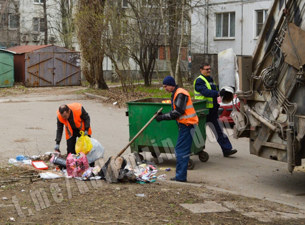 У “ДНР” визнали, що окупований Донецьк потерпає від сміття
