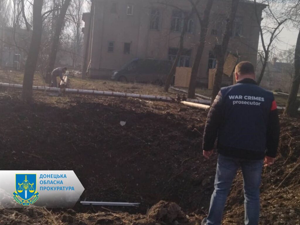 Окупанти вдарили ракетами по Костянтинівці. Зруйновано “пункт незламності”, є загиблі