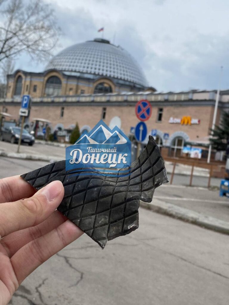 В окупованому Донецьку показали наслідки обстрілу