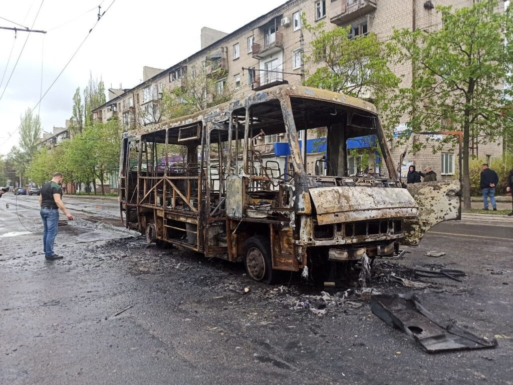 Центр Донецька обстріляли. В маршрутці загинули 9 людей