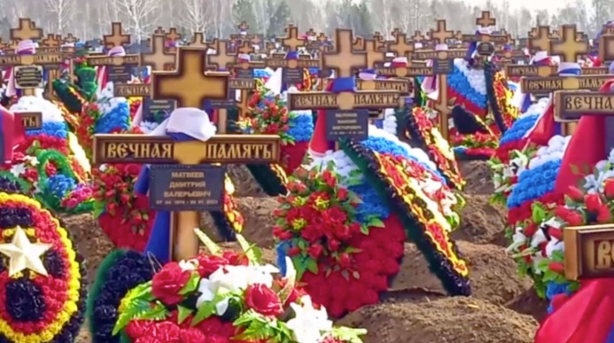 В Росії знову знайшли десятки свіжих могил, де поховані “вагнерівці”