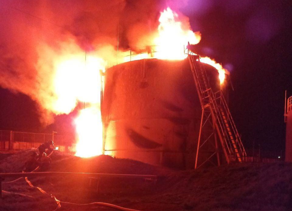 Вночі горіла нафтобаза в окупованих Ровеньках