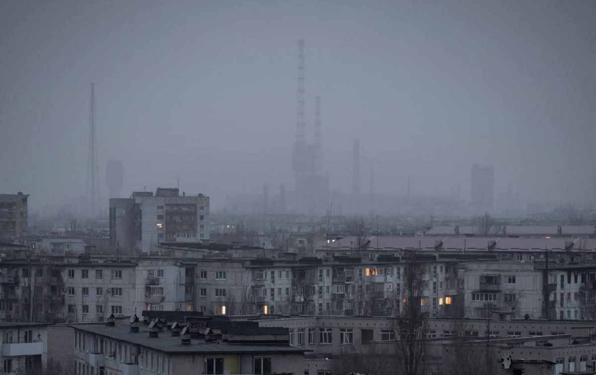 У Сєвєродонецьку окупанти женуть чоловіків до військкомату при спробі отримати будь-яку адміністративну послугу