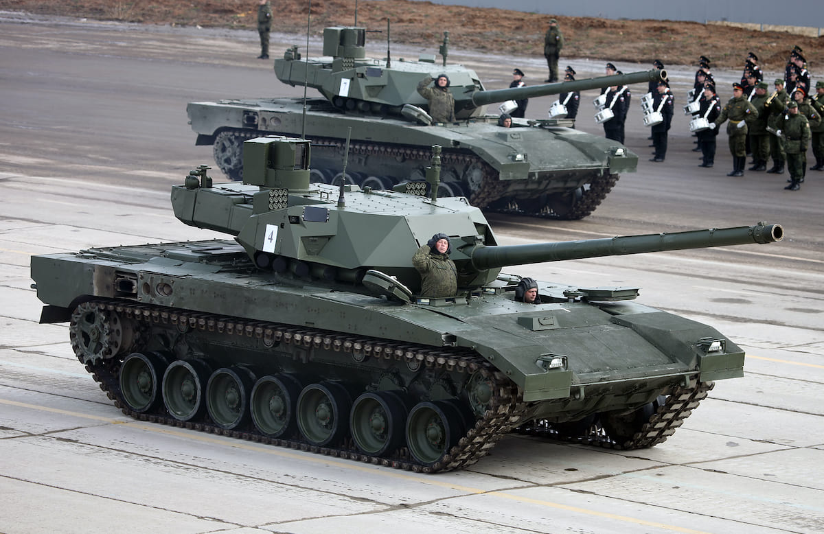 У Росії заявили про початок застосування танків Т-14 “Армата” в зоні бойових дій в Україні