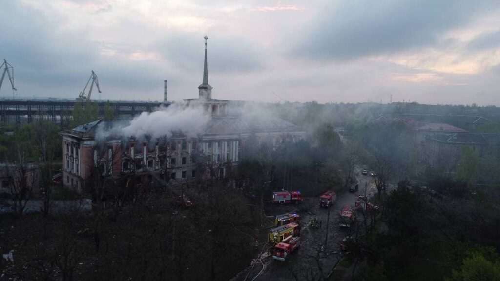 Окупанти випустили 4 ракети “Калібр” по Миколаєву. Одна людина загинула, ще понад 20 — поранені