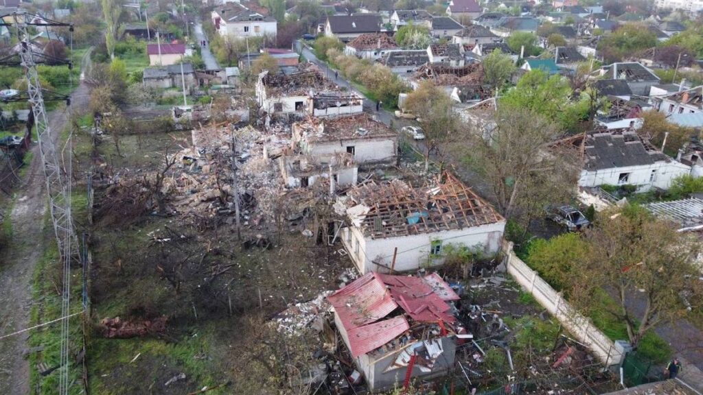 Окупанти випустили 4 ракети “Калібр” по Миколаєву. Одна людина загинула, ще понад 20 — поранені