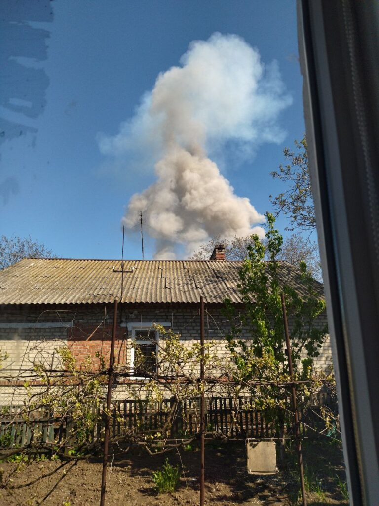 В місті Моспине під Донецьком горить склад з боєприпасами