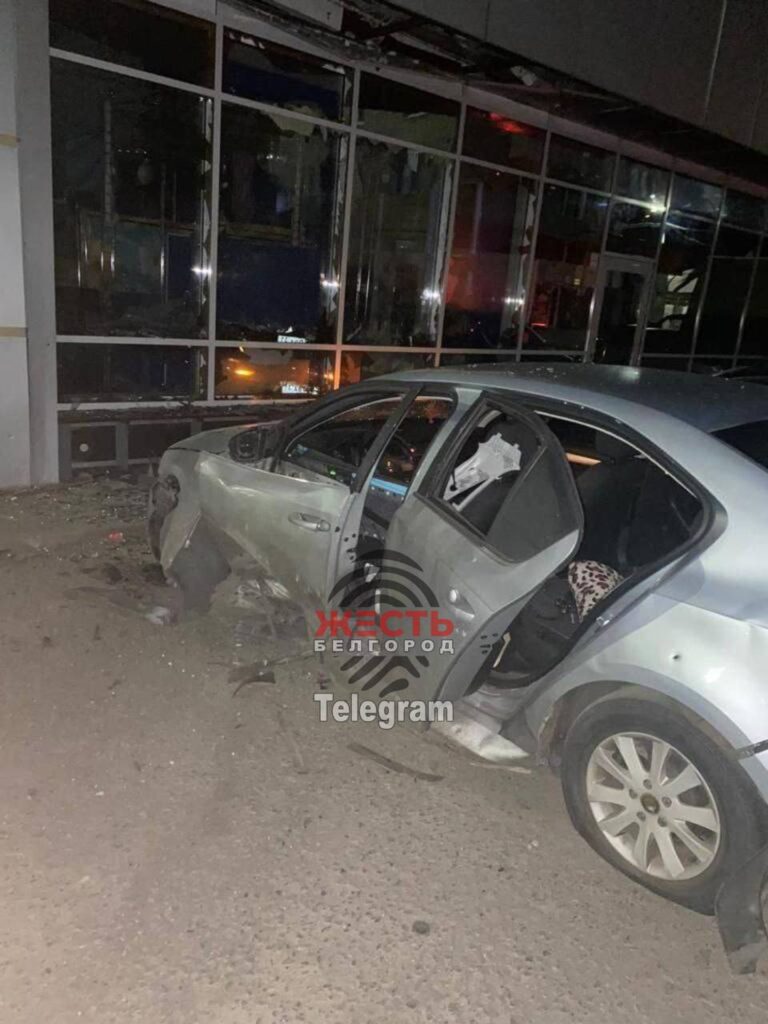 В Бєлгороді на автомобіль з дрону скинули вибухівку