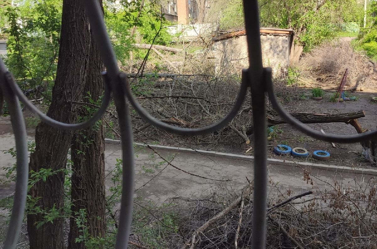 В окупованому Луганську комунальні служби за місяць не змогли ліквідувати всі наслідки снігопаду