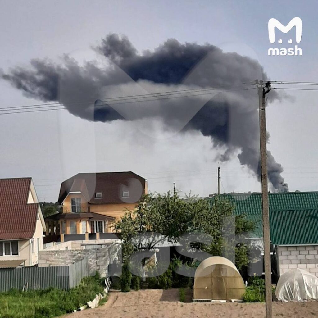 В Брянській області, яка межує з Україною, почалася масштабна пожежа