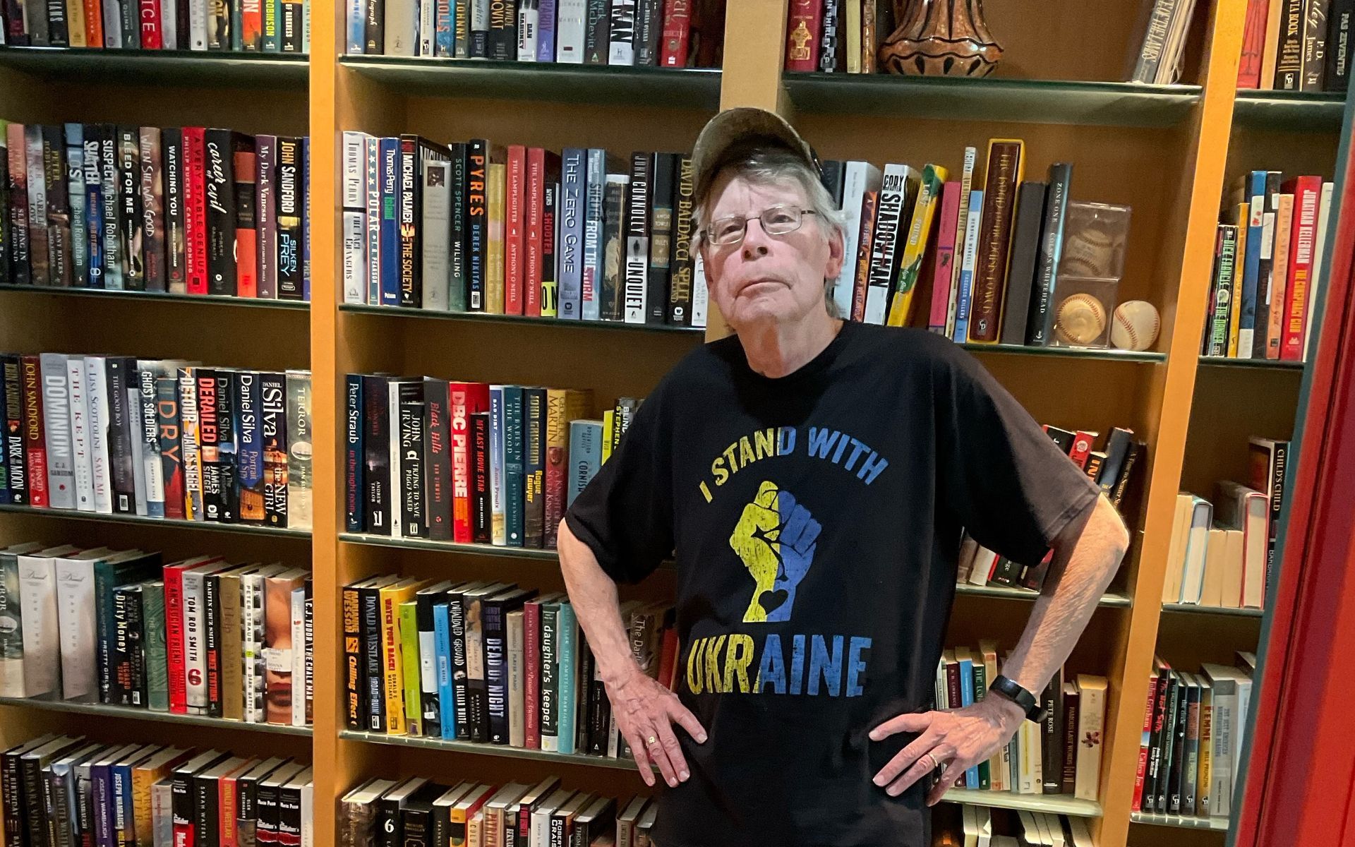 У РФ почали продавати нові романи Стівена Кінга та Джоан Роулінг, які нібито видали в окупованому Луганську