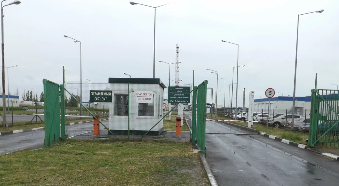 На кордоні між РФ та “ДНР” чоловік підірвався на вибухівці, яку нібито ніс з собою
