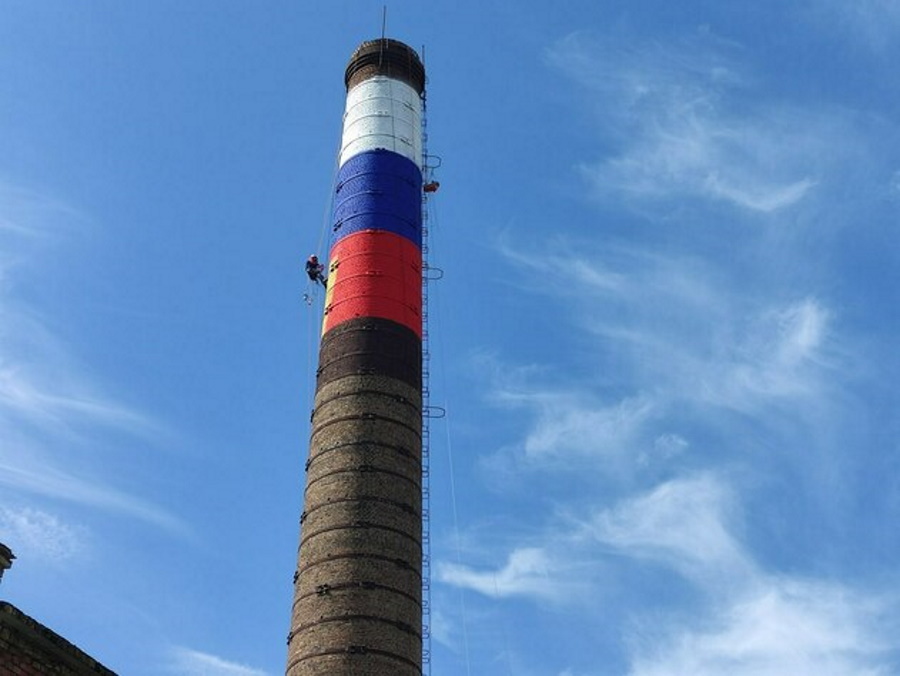 Дев’ять років в окупованому Лутугіному на видноті знаходився український прапор
