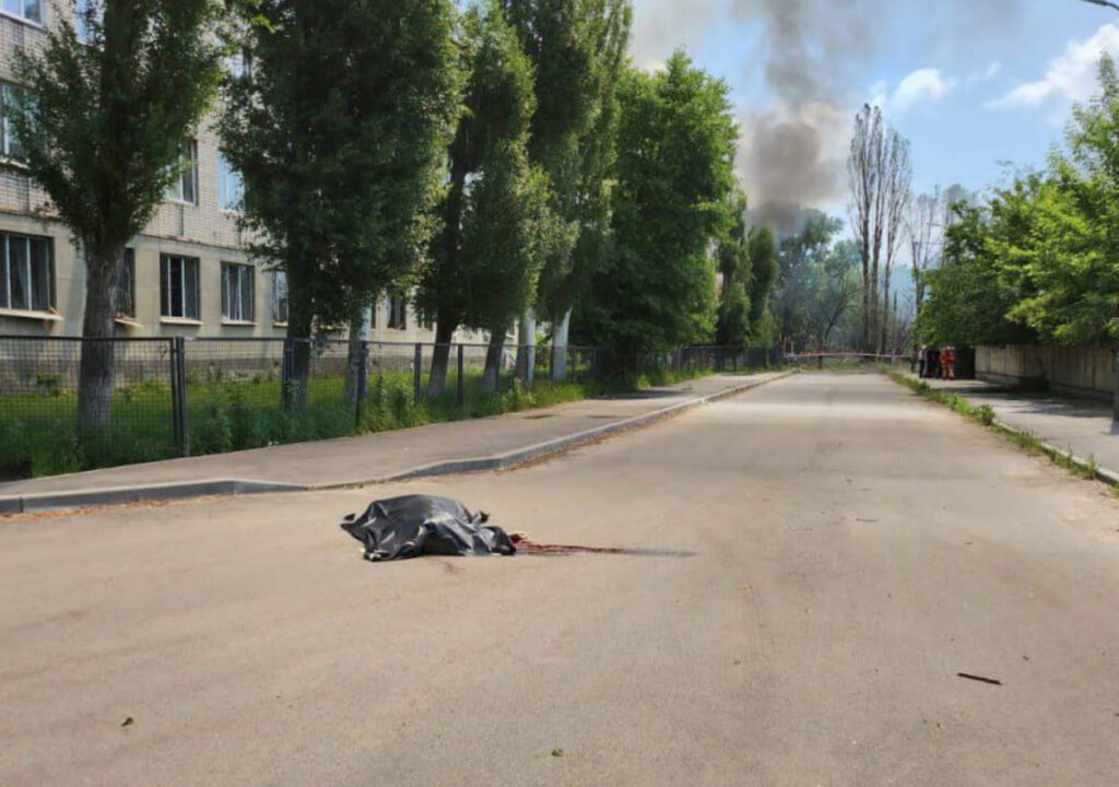 Одна людина загинула і ще майже 25 дістали поранення внаслідок ракетного удару по лікарні в Дніпрі