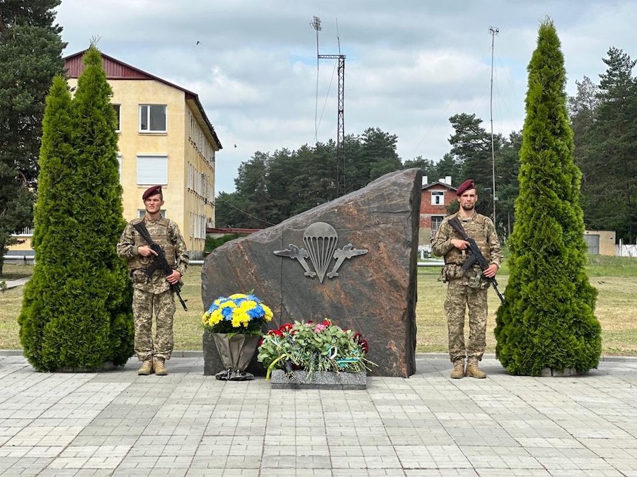 Сьогодні річниця катастрофи літака Іл-76, який бойовики “ЛНР” збили над аеропортом Луганська
