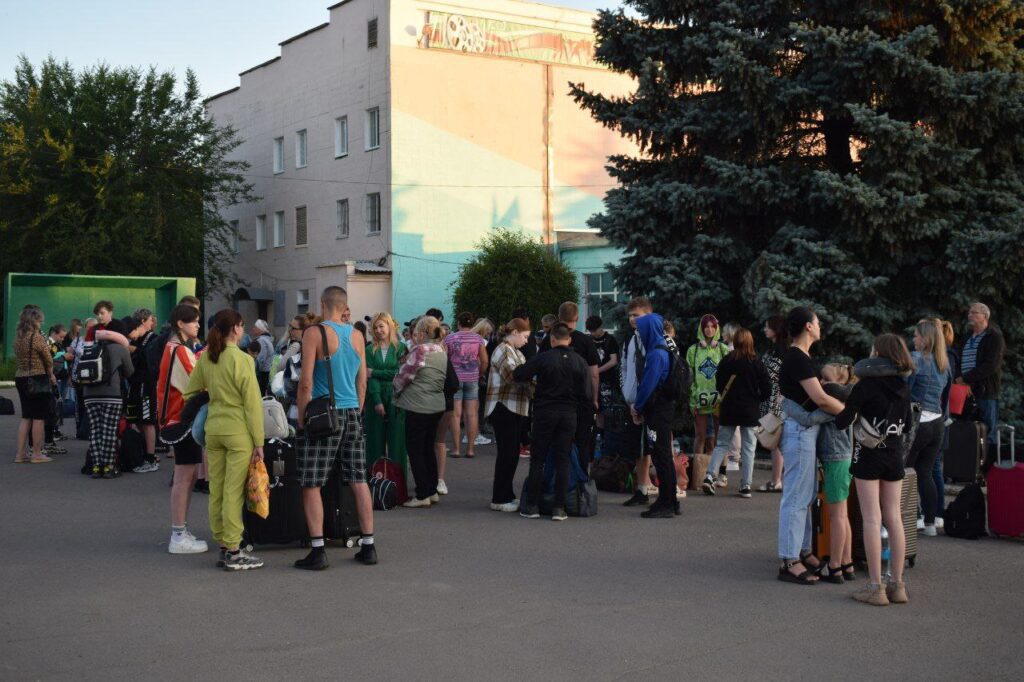 З Первомайська до РФ вивезли чергову групу дітей для нібито “оздоровлення”
