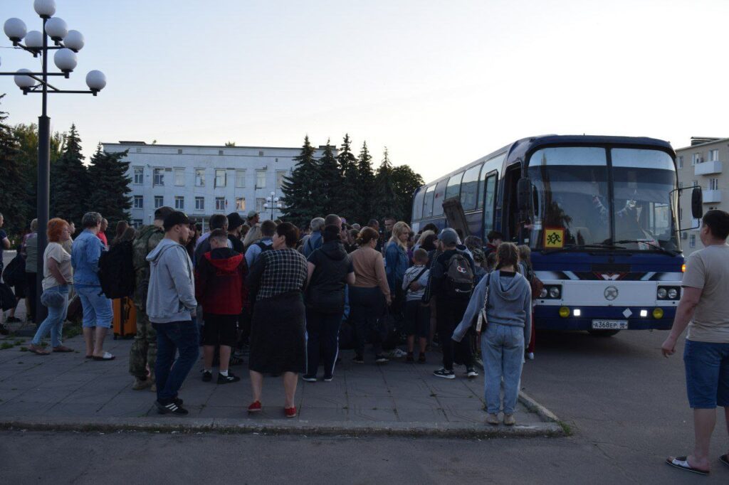 З Первомайська до РФ вивезли чергову групу дітей для нібито “оздоровлення”