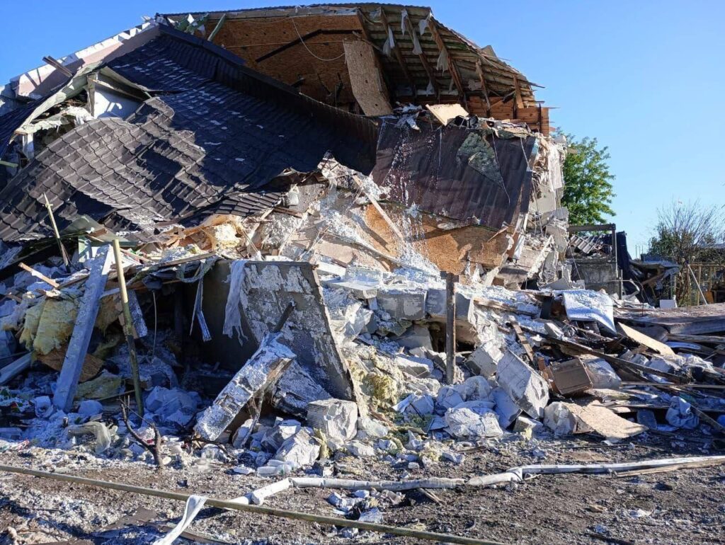 З-під завалів будинку в передмісті Дніпра дістали тіло дворічної дівчинки