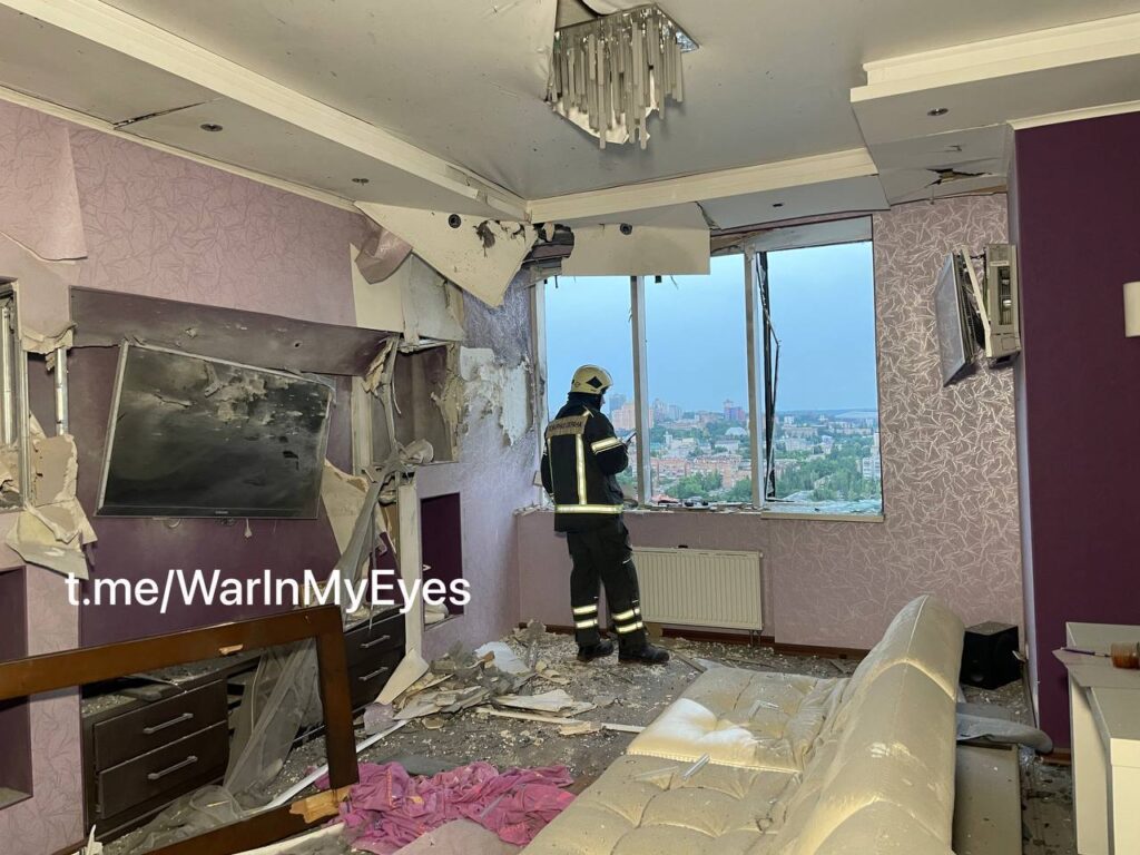 В Донецьку безпілотник влетів у квартиру