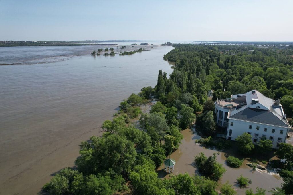 В мережі показали затоплення в окупованій Новій Каховці, яка на лівому березі Дніпра