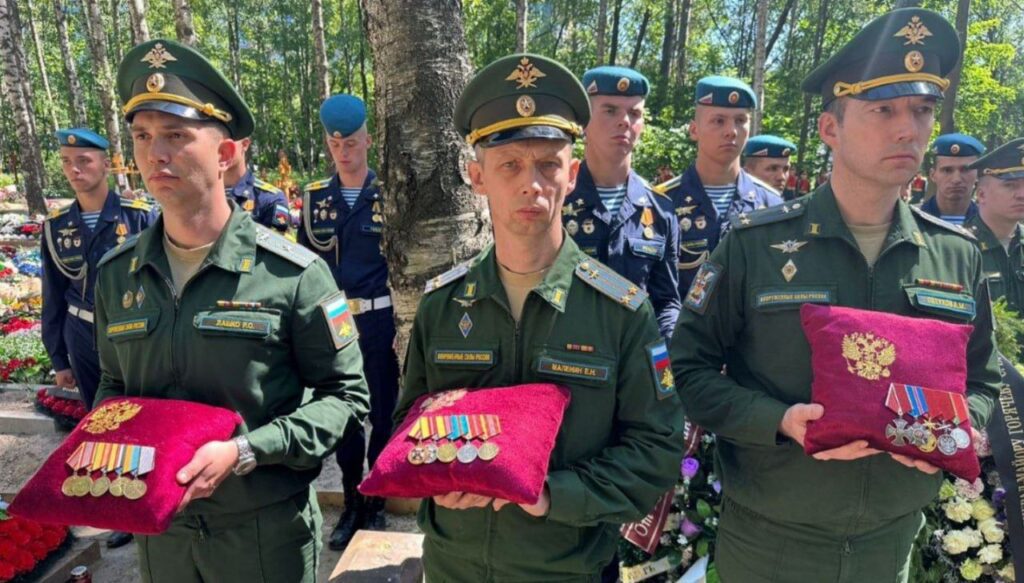 В Росії підтвердили загибель в Україні генерал-майора Горячова. Опубліковані фотографії з похорону
