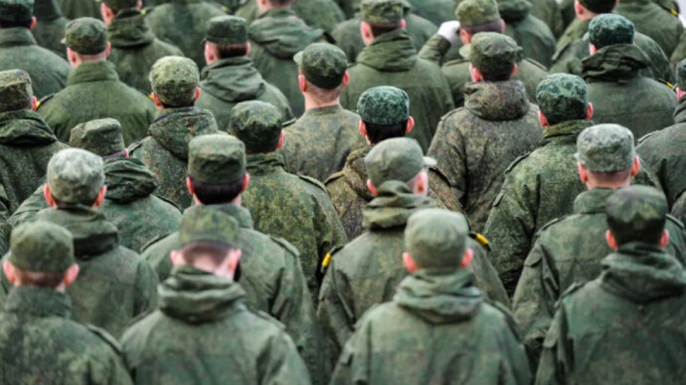 Росіяни агітують українців на ТОТ підписувати контракт з армією, але намагаються економити